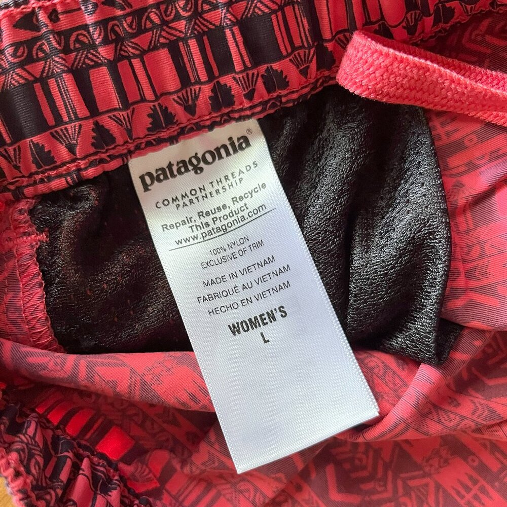 Patagonia Women's Red and Black Patterned Shorts - Picture 5 of 8